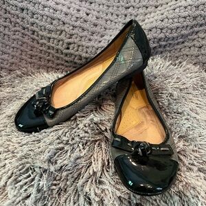 NWOT Naturalizer Women’s Flat Shoes Size 9